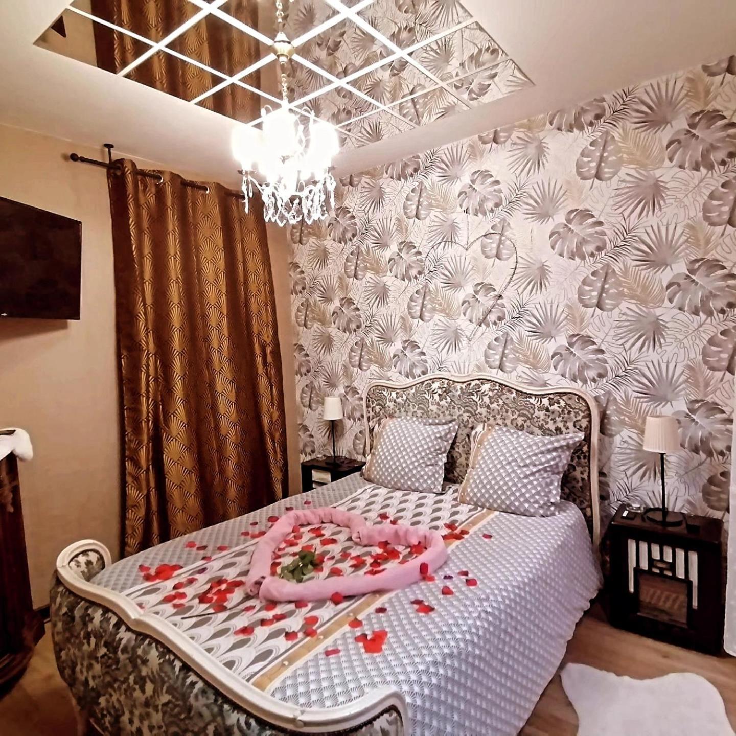 Romantisme et glamour avec spa, piscine et jardin Dijon Extérieur photo