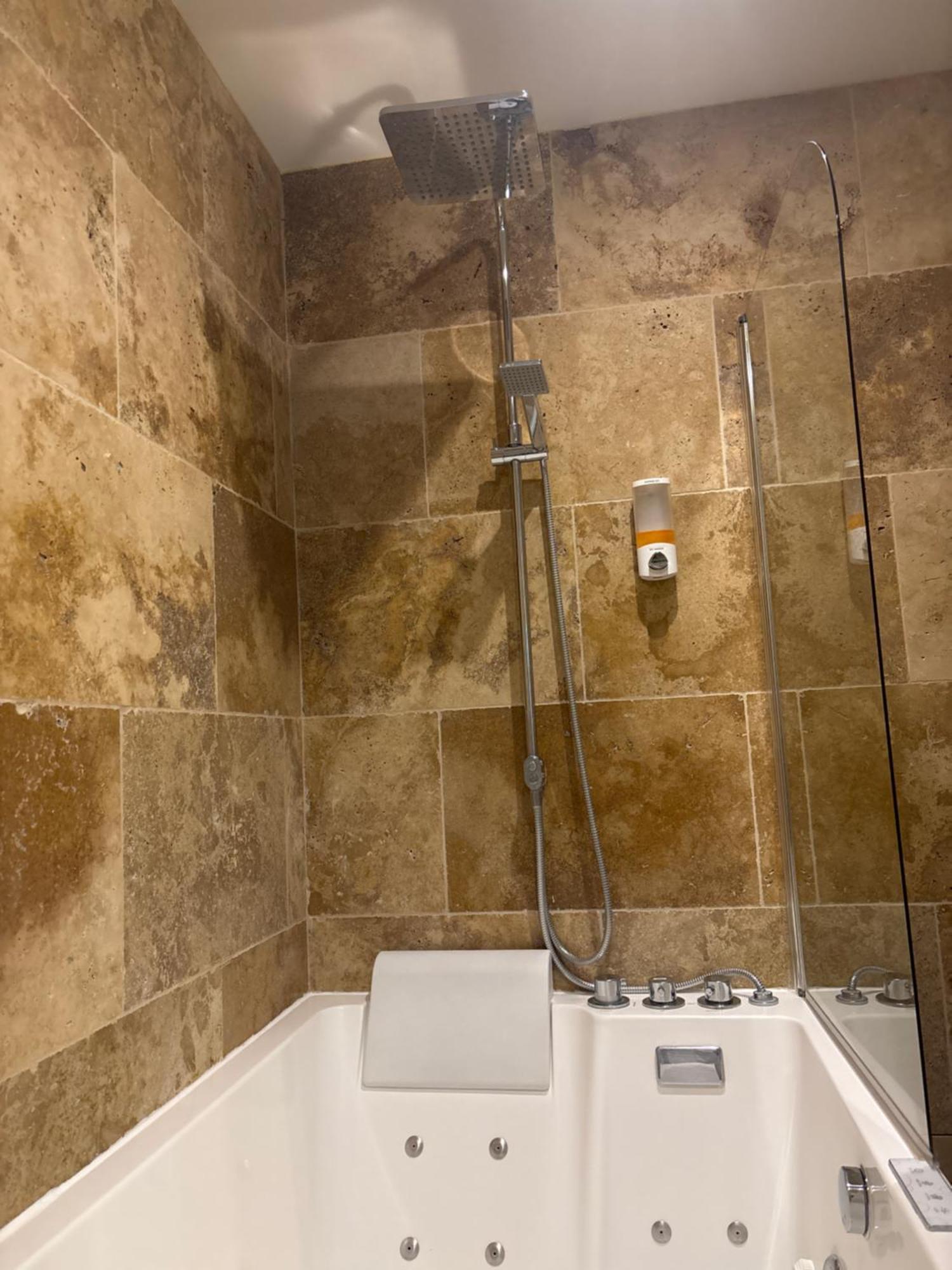 Romantisme et glamour avec spa, piscine et jardin Dijon Extérieur photo