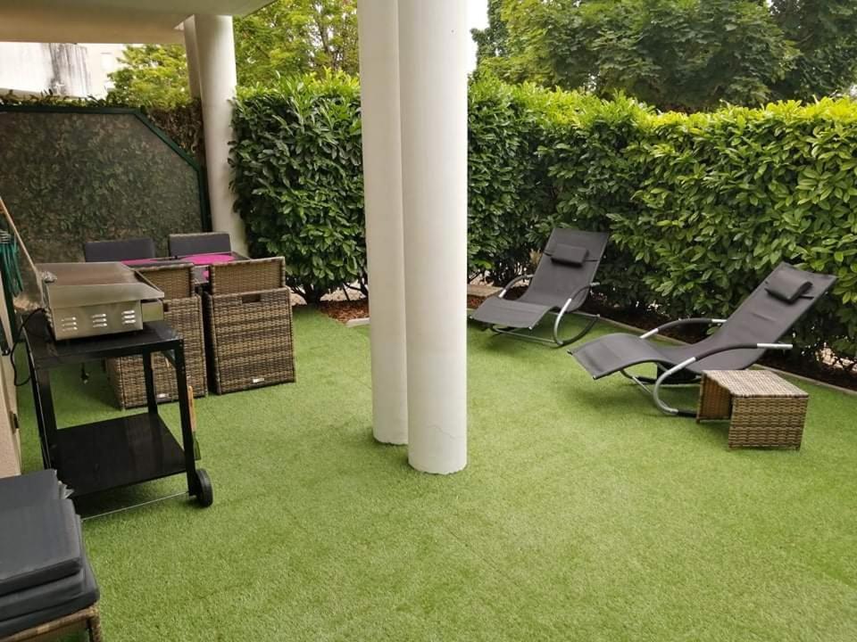 Romantisme et glamour avec spa, piscine et jardin Dijon Extérieur photo